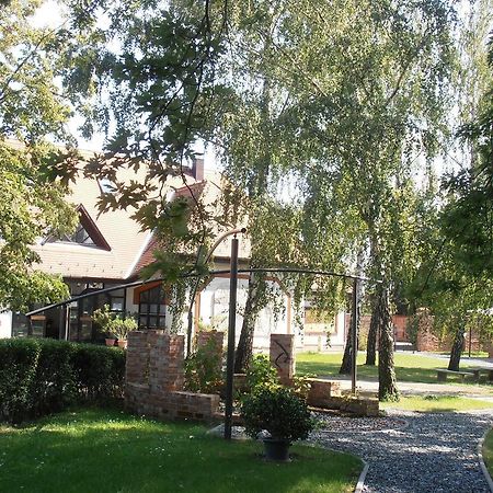 Auberge de jeunesse Martineum Felnőttképző Akadémia à Szombathely Extérieur photo