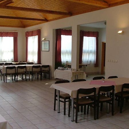 Auberge de jeunesse Martineum Felnőttképző Akadémia à Szombathely Extérieur photo